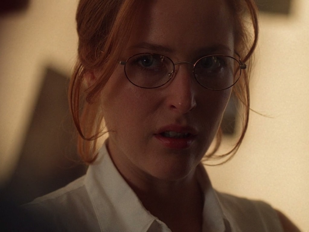 7x01_6thextinction_scullyglasses07